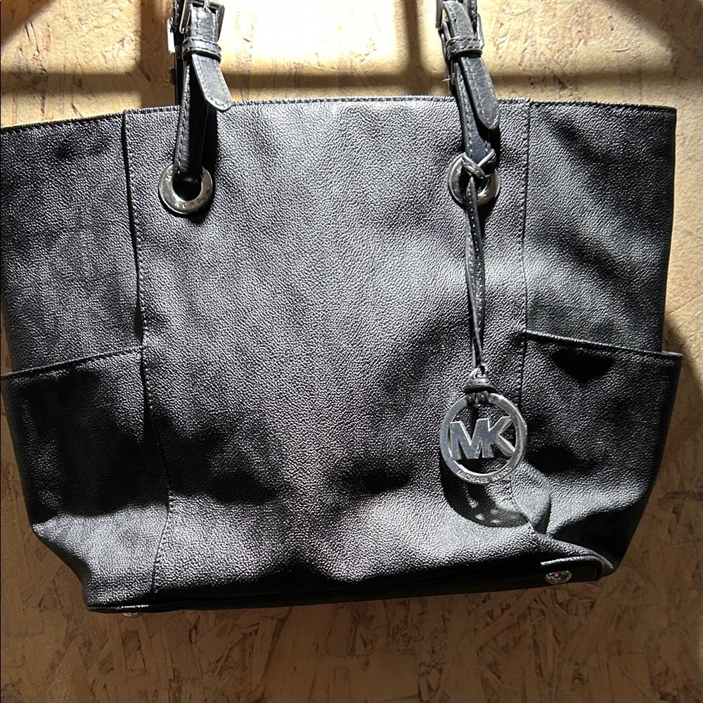 Michael Kors Jet Set tote bag.